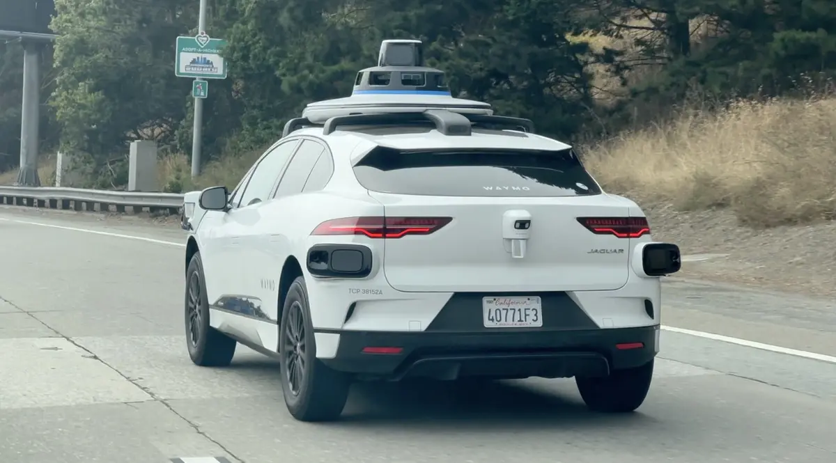 Dangereux ? On a testé un vrai taxi sans chauffeur à San Francisco !