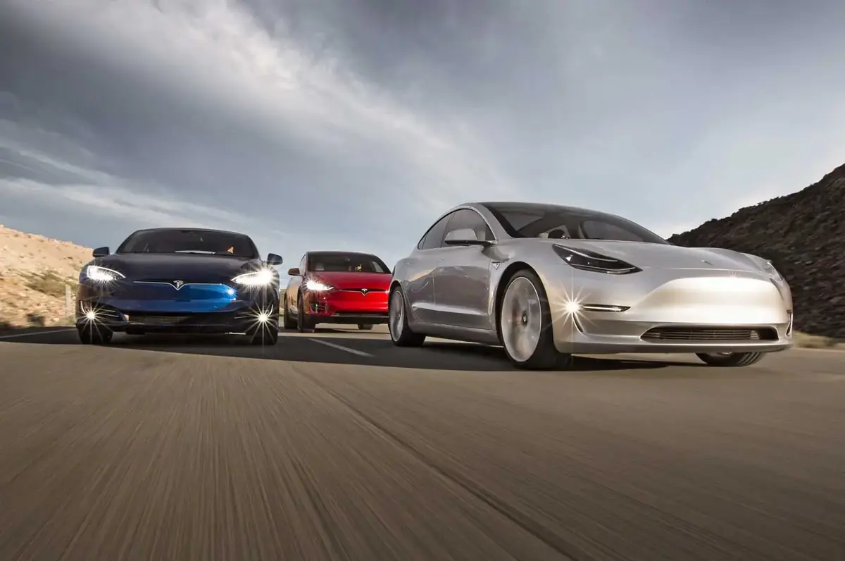 Tesla ressort le FSD v14 pour ses vieilles HW3