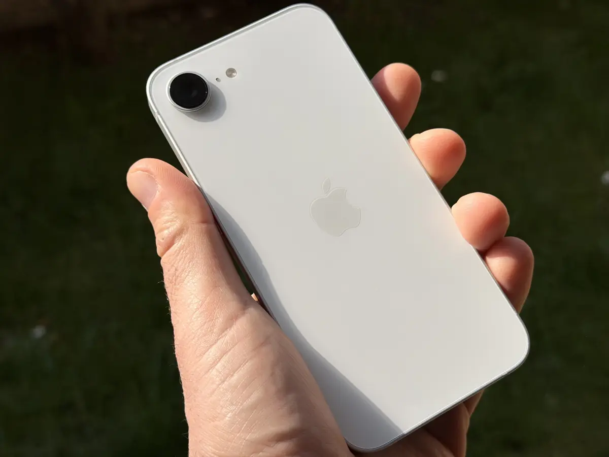 Test de l'iPhone 17e&nbsp;: est-ce le MacBook Neo de l'iPhone&nbsp;?