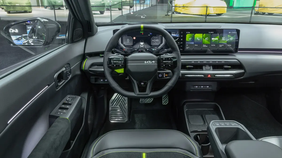 Kia EV4 GT et AWD&nbsp;: la Cor&eacute;enne sort l'artillerie qui fait vroom vroom zen