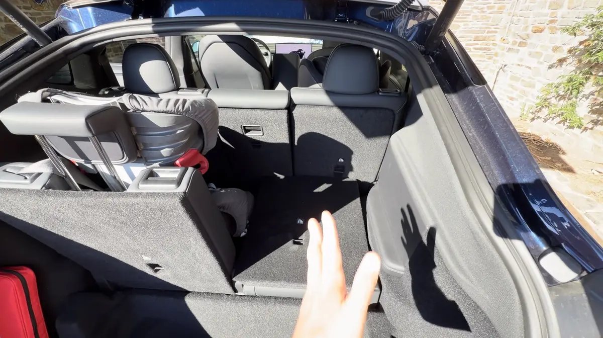 Essai Model Y 7 places 2026&nbsp;: peut-on vraiment partir en vacances en famille avec des bagages&nbsp;?