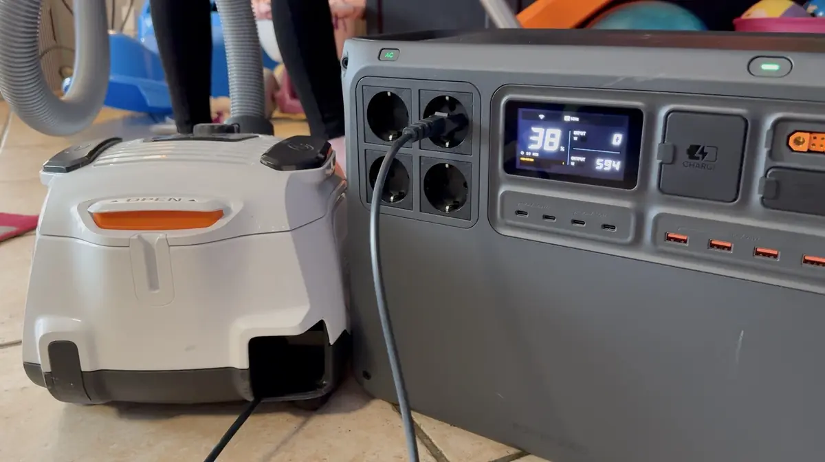 Test DJI Power 2000&nbsp;: cette batterie nomade peut m&ecirc;me charger... votre maison&nbsp;!