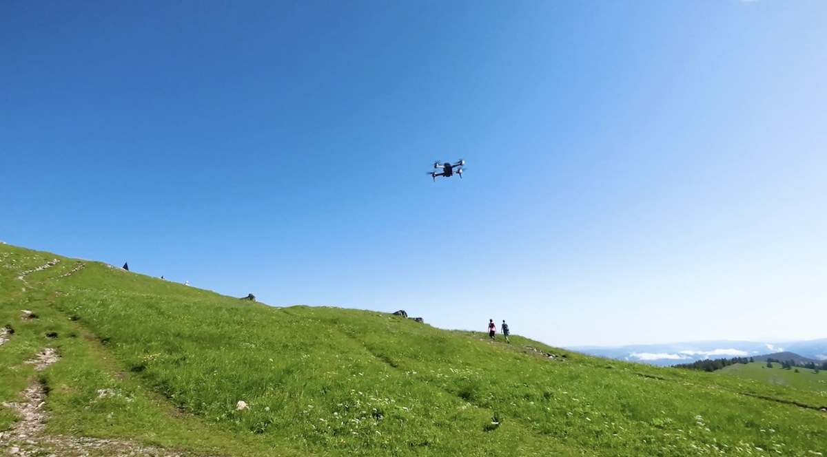 Témoignage : TV8 Mont-Blanc filme ses trails avec des iPhone et des drones, accessoirisés par DJI