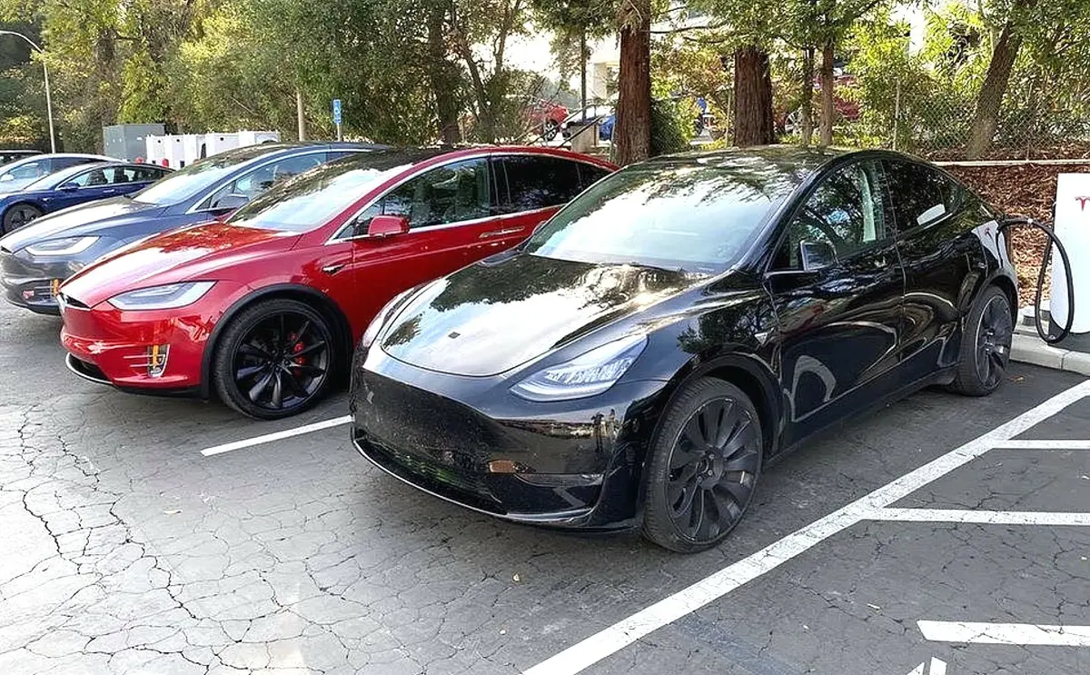 Tesla : presque un an d'avance pour le Model Y et 100 milliards de capitalisation