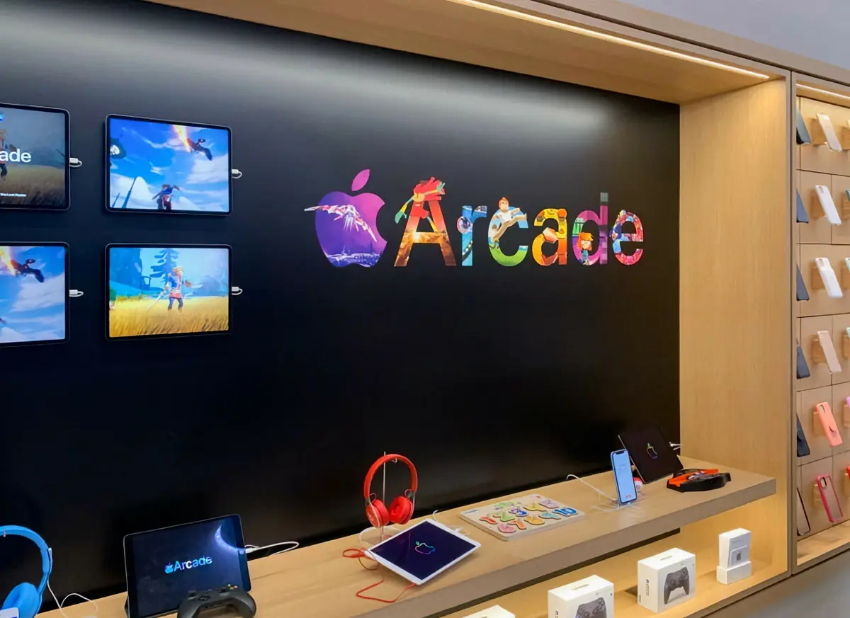 חנויות אפל מקדמות את Apple Arcade (ומדגישים אביזרים)