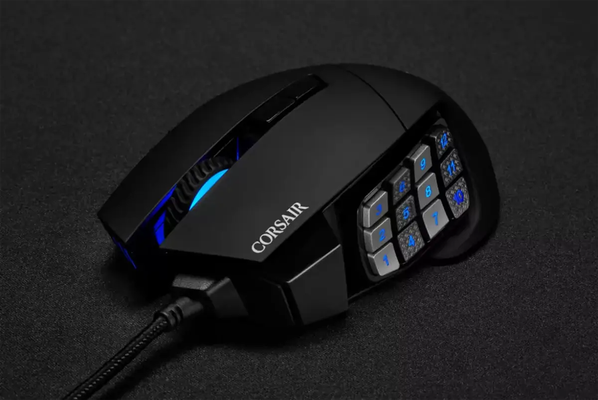 Corsair Scimitar RGB Elite: עכבר חדש עמוס בכפתורים עבור MOBA/MMOs