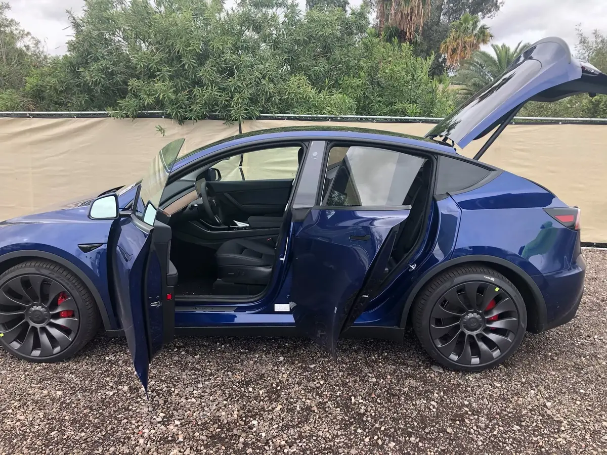 Tesla livre ses premiers Model Y aux USA (avec quelques surprises)