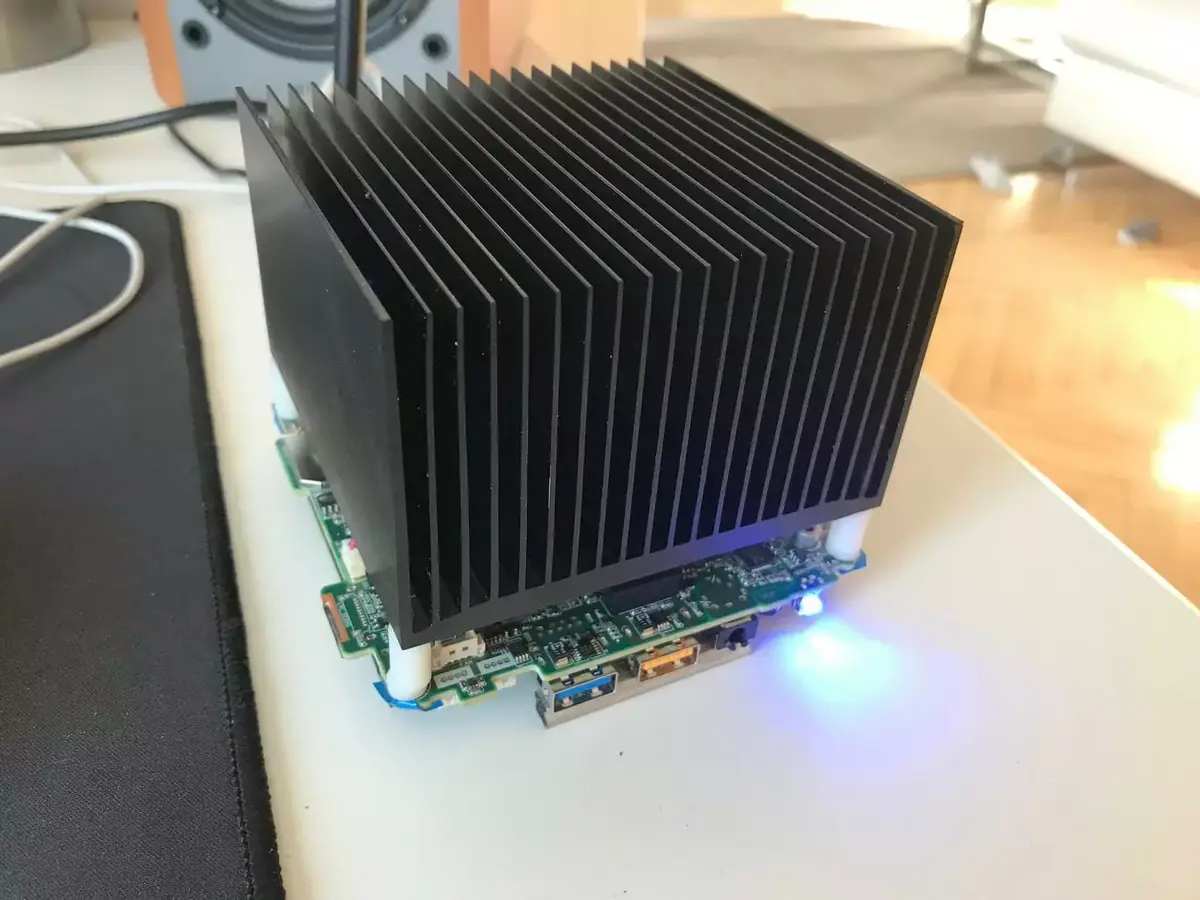 Voici un joli Nucintosh imprimé en 3D, façon Mac Pro !