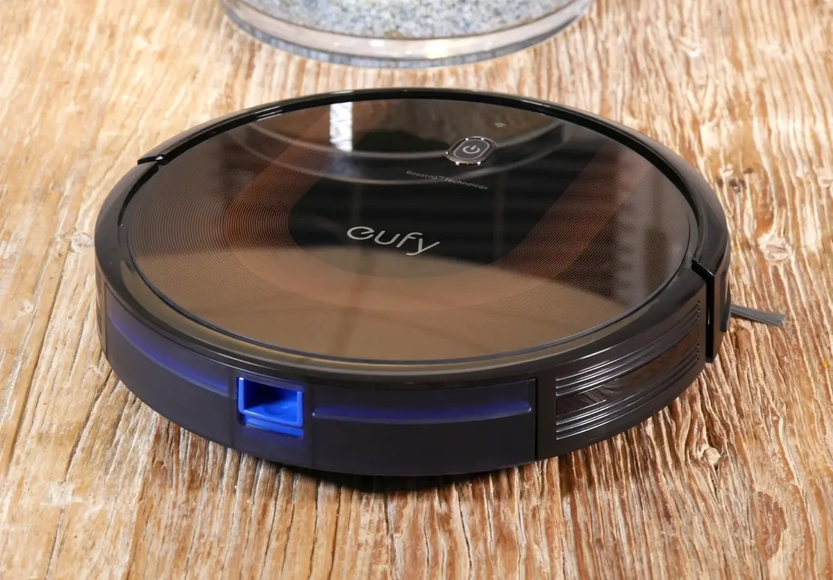 Test express Eufy RoboVac 30C Max : un robot aspirateur compact, efficace et silencieux