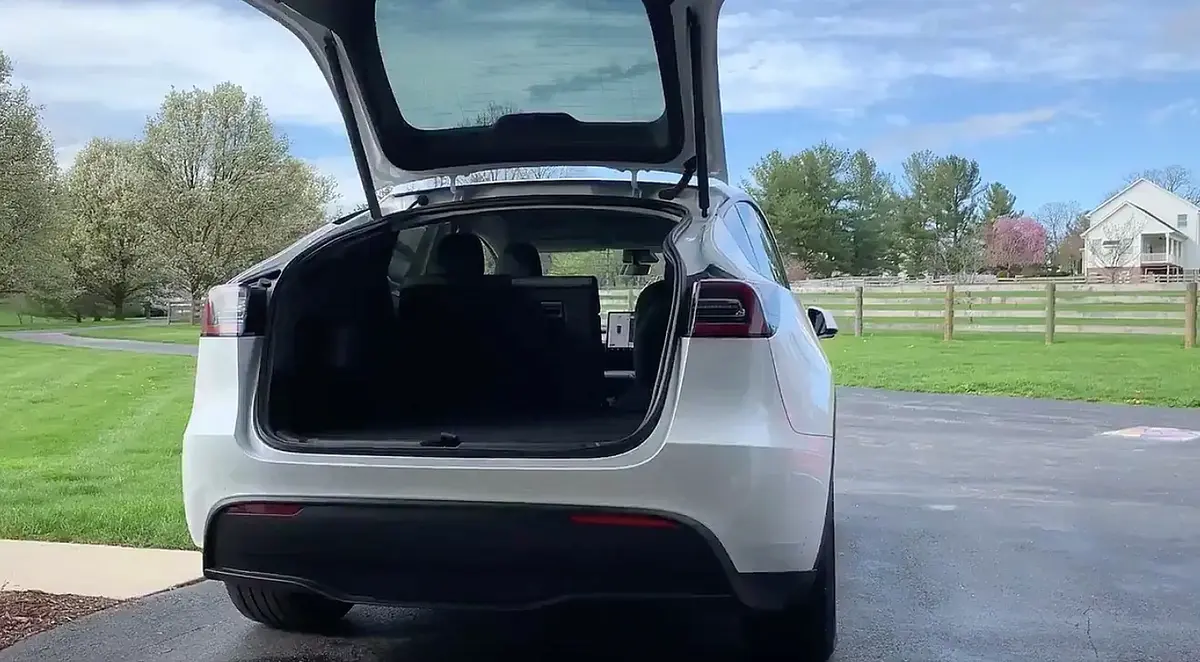 Siri peut ouvrir le hayon électrique de la nouvelle Tesla Model Y (vidéo)