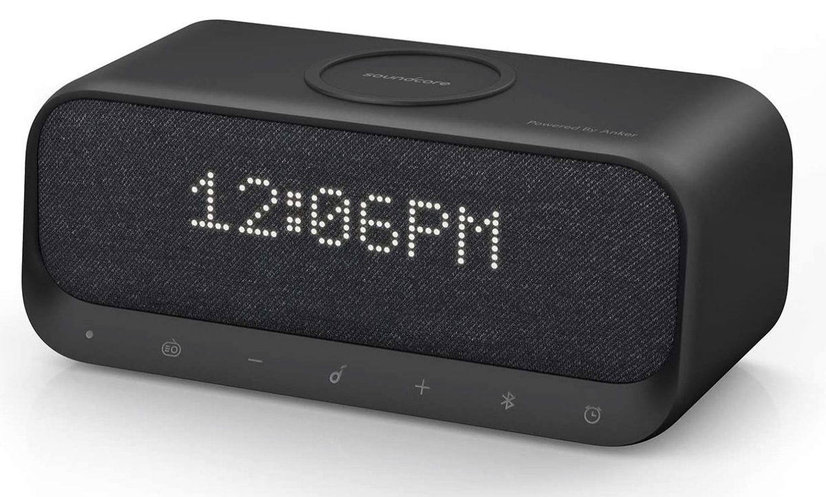 Promos : radio-réveil/chargeur sans fil à 65€, AirPods à 139€, Eufy Floodlight à 139€