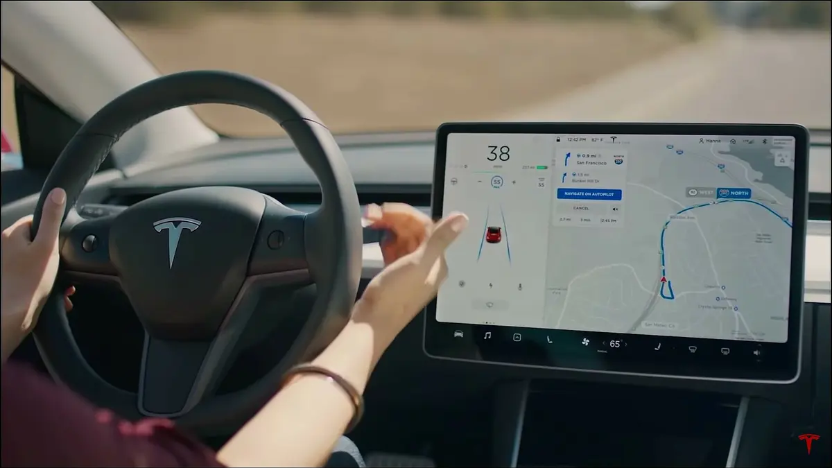 L'Autopilot et les assistances de Tesla diminueraient considérablement le risque d'accident