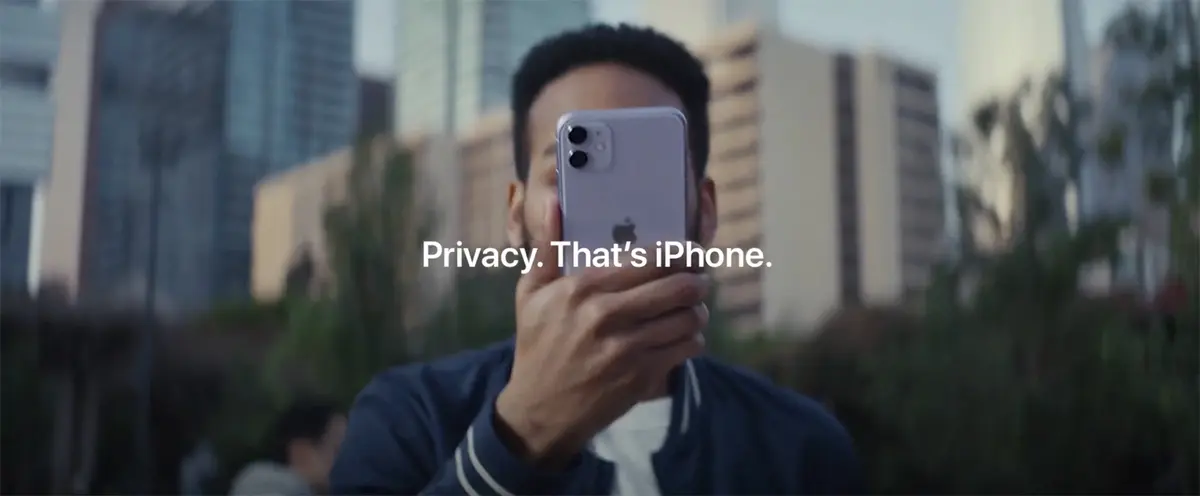 iPhone : pour sa dernière pub sur la confidentialité, Apple choisit la carte de l'humour !