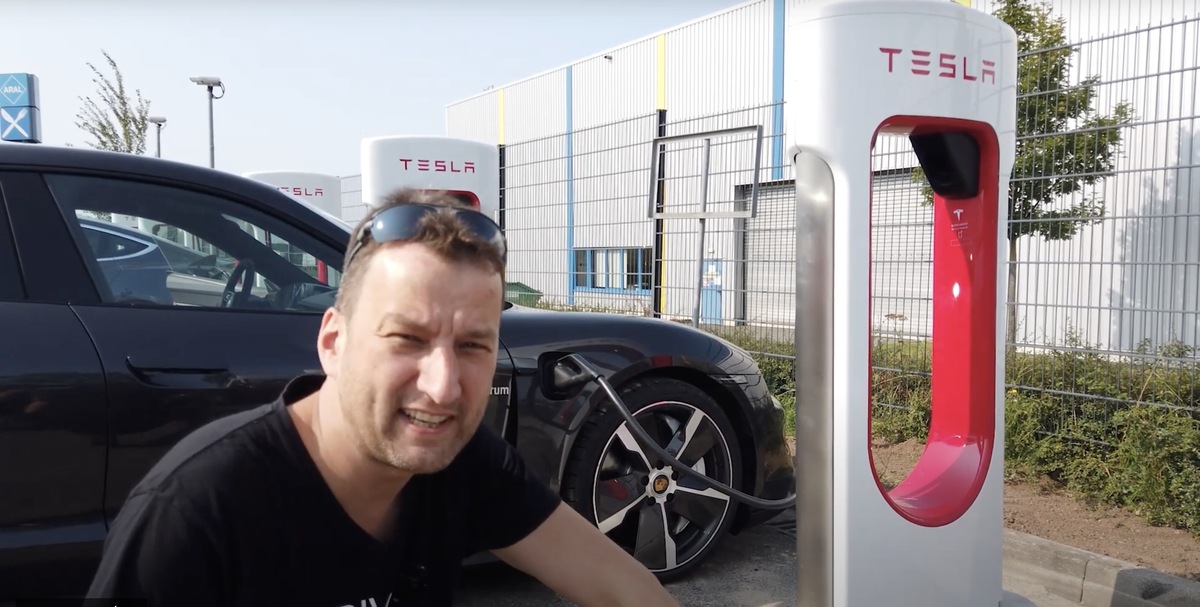 Un bug permet à n'importe quel VE d'utiliser les SuperChargers v3 de Tesla en Europe !