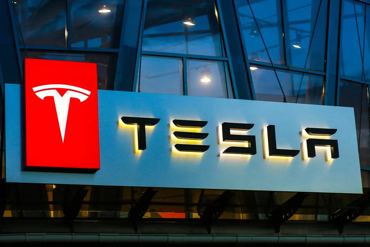 Tesla aurait dissous son service de presse