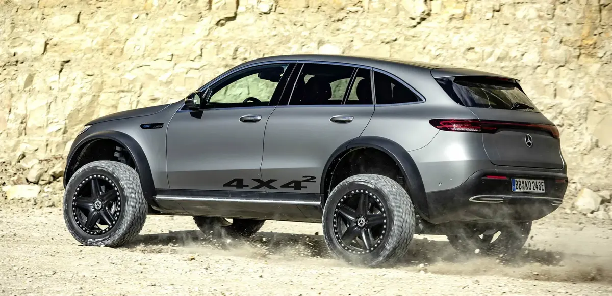 VE : Mercedes transforme son EQC en gros 4x4 !