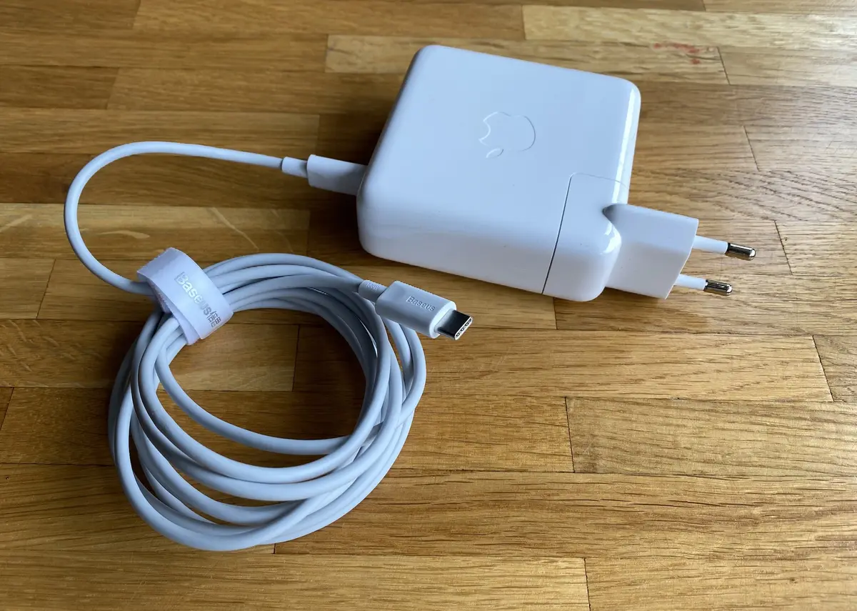 Si vous cherchez un bon câble USB C 100W pour le chargeur de votre MacBook Air/Pro