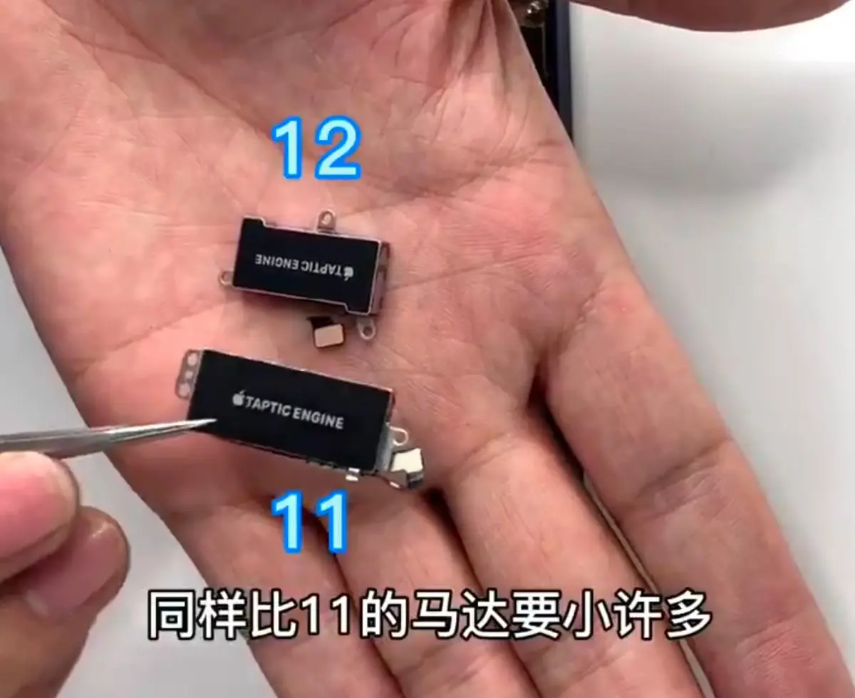 iPhone 12 : tiens, un premier démontage en vidéo (MagSafe, capacité de 2 815 mAh...)