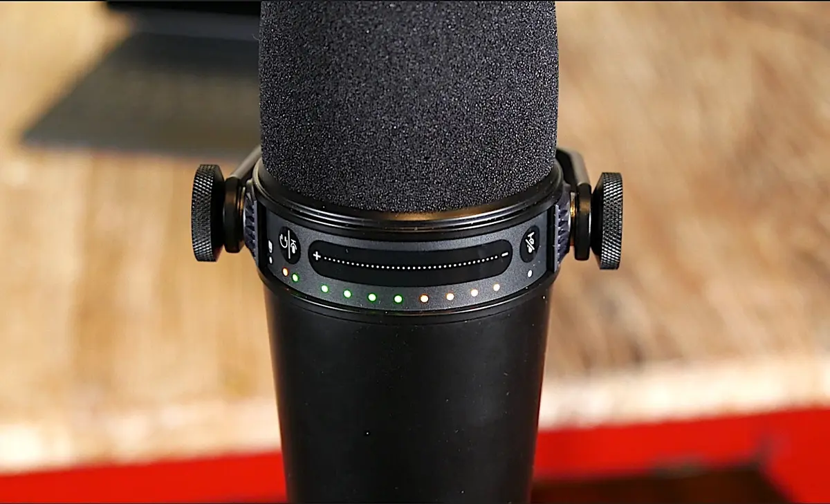 Test express du Shure MV7 : un microphone hybride XLR/USB inspiré du SM7B