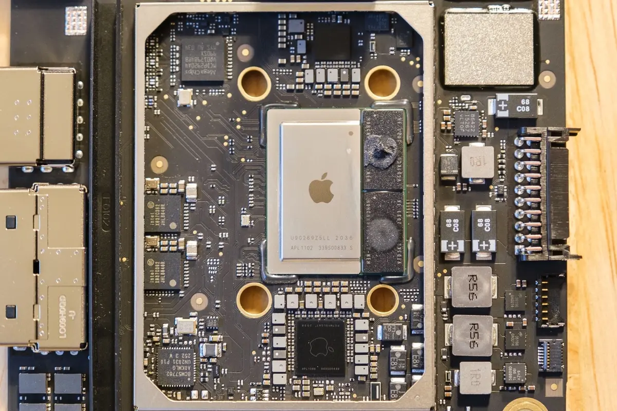 L'image du jour : un premier démontage du Mac mini dévoile la puce M1