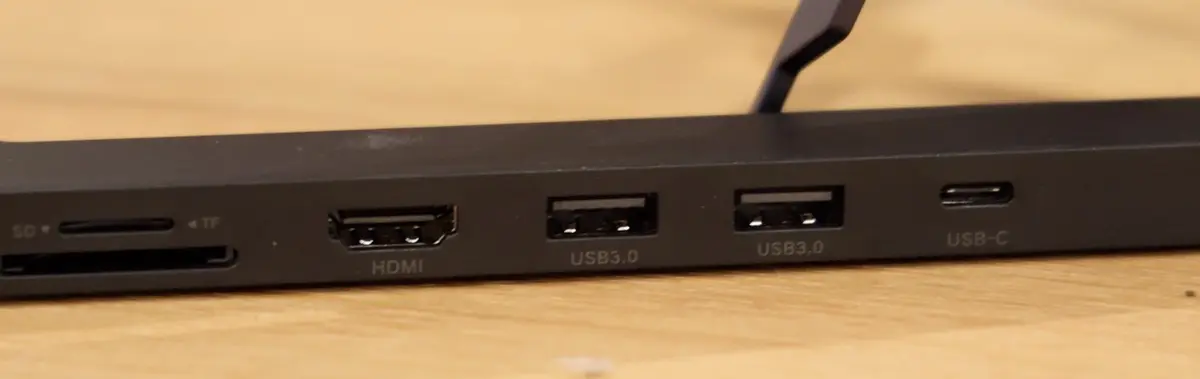 Un support pour relever les MacBook très compact et multiport chez UGreen - X-Kit