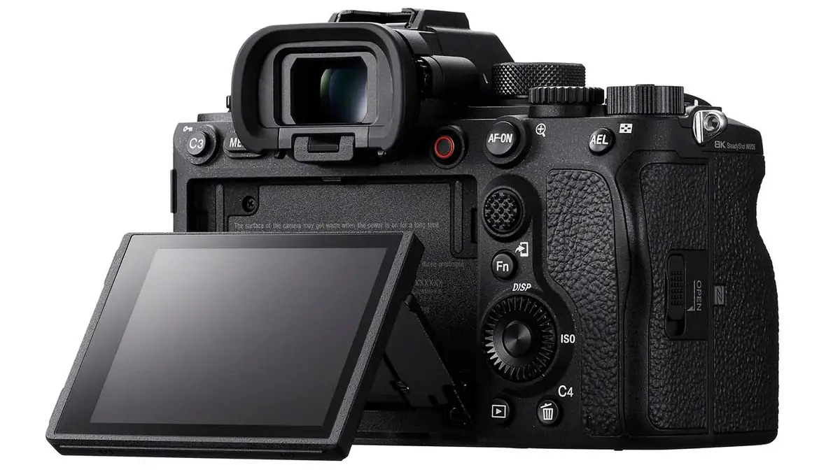 Photo : le Sony Alpha 1 tente d'écraser le Canon EOS R5 (8K, 4K120...), mais à quel prix ?