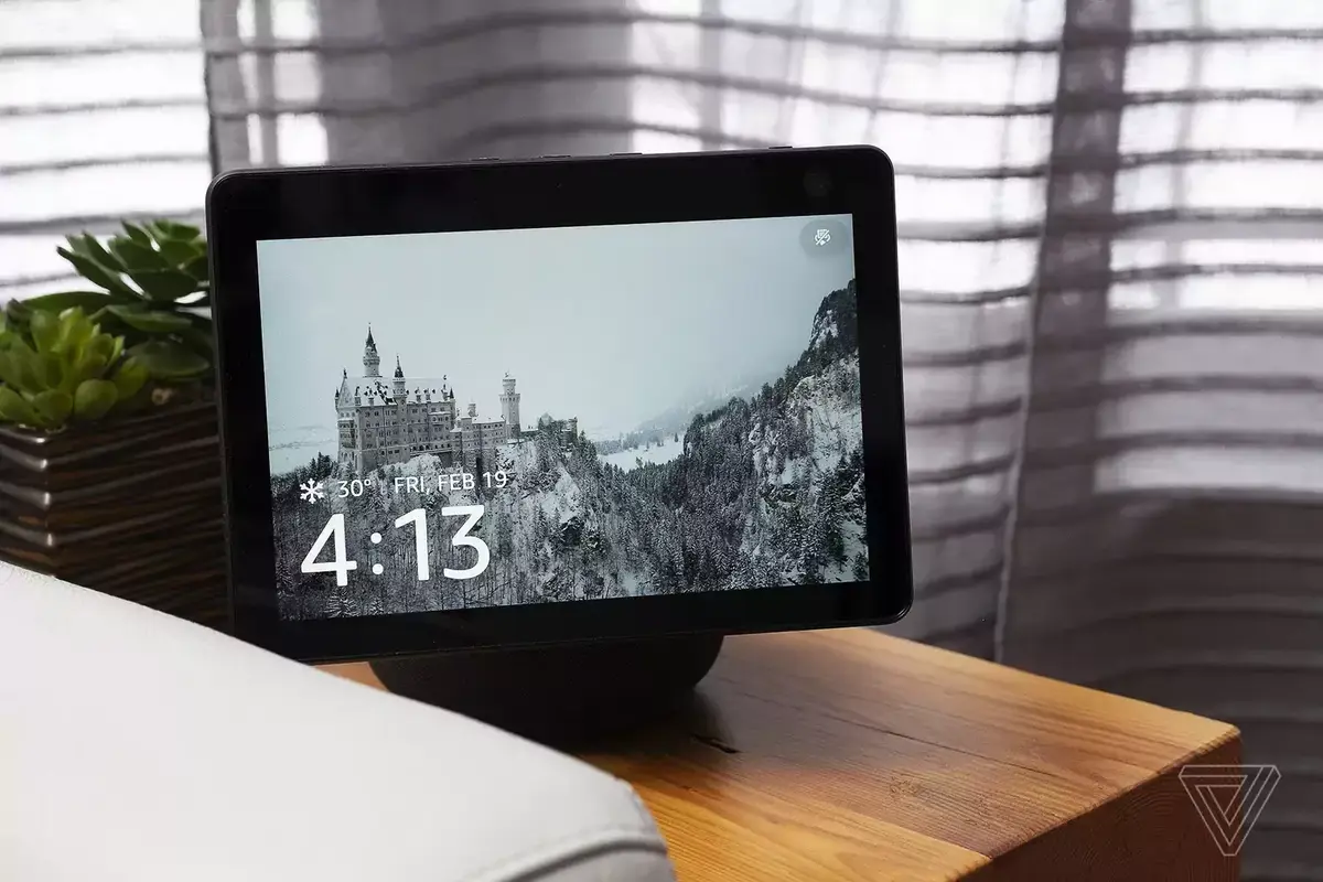 Revue de presse Echo Show 10 Gen3 : l'écran motorisé, gadget ou utile ?