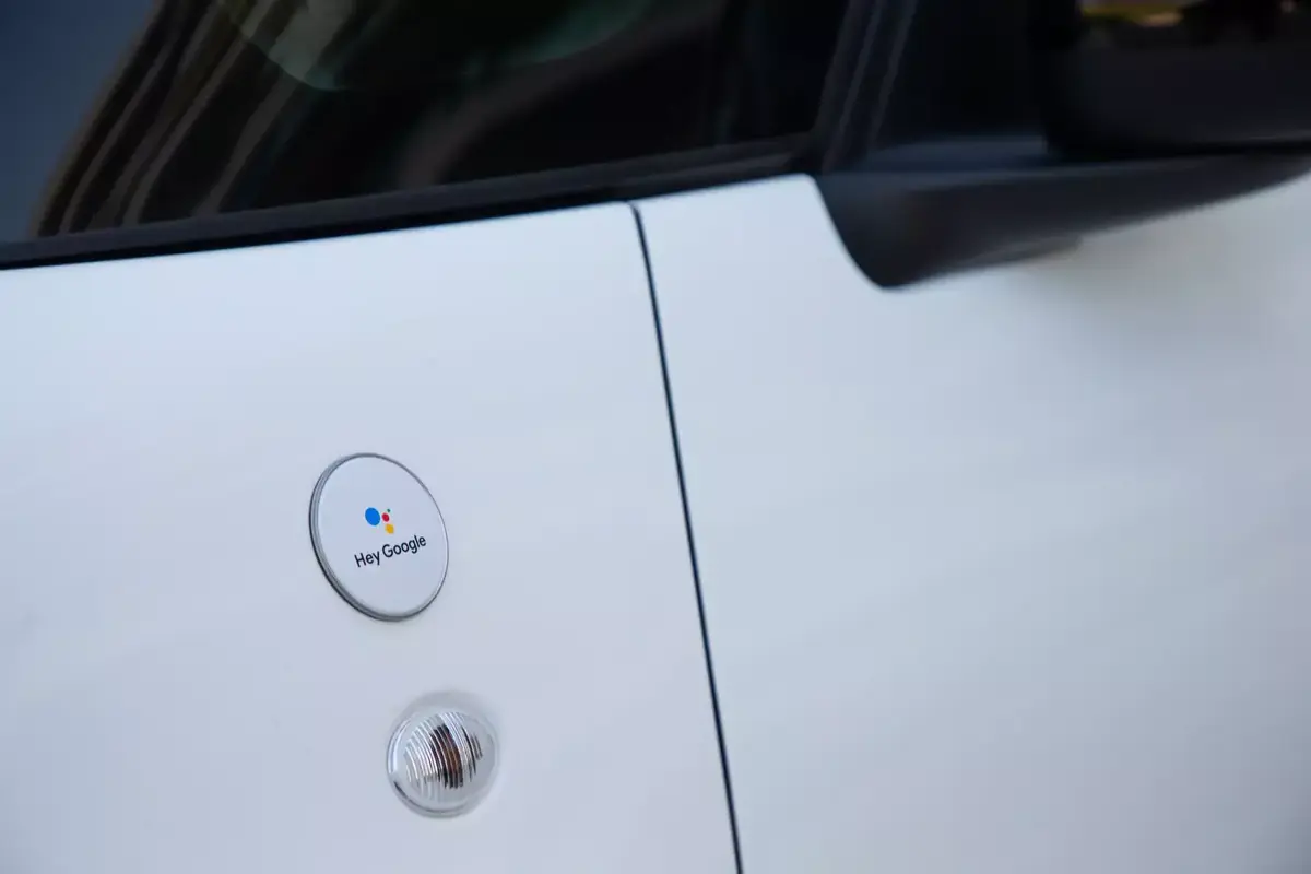 Une étrange Fiat 500 "Ok Google"