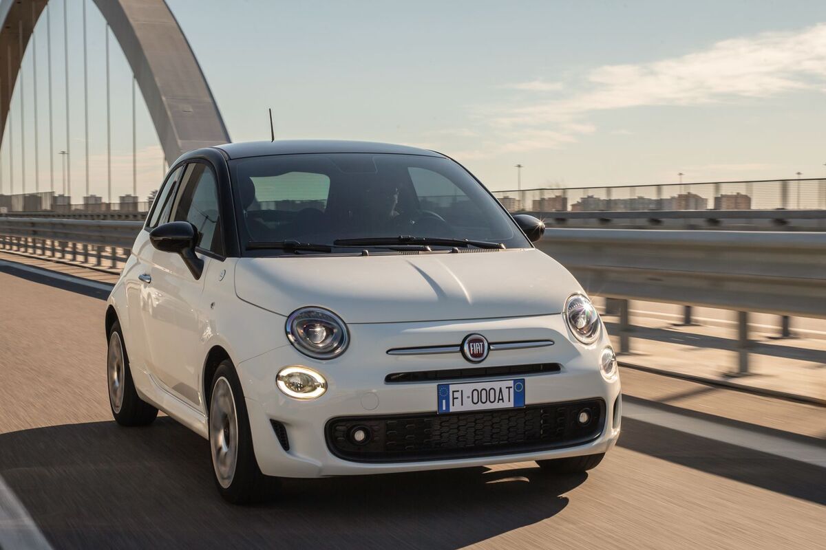 Une étrange Fiat 500 "Ok Google"