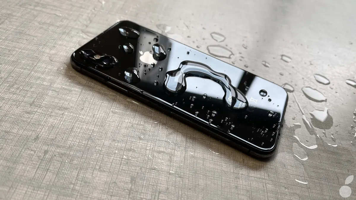 La résistance à l'eau de l'iPhone ne passerait pas le SAV d'Apple [Sondage]