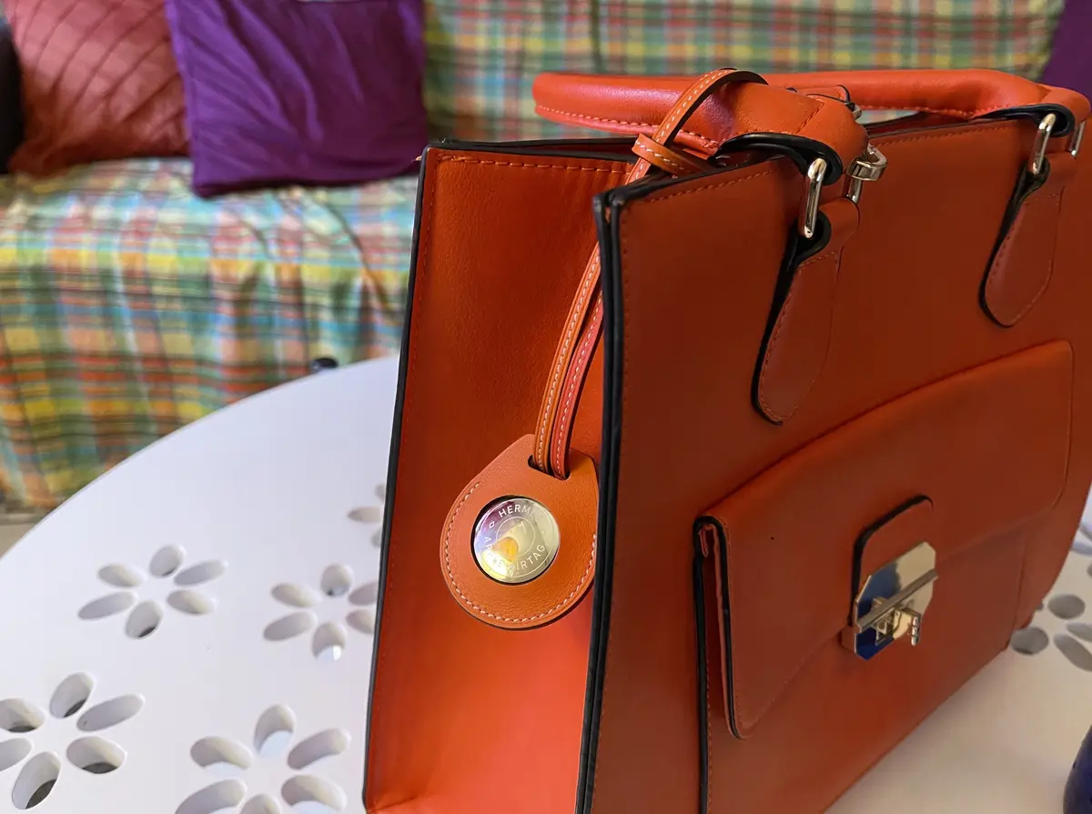 Aperçu des AirTags Hermès !