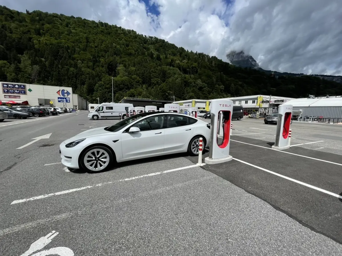 Tesla : mise à jour à venir pour les Model 3/Y, avec la nouvelle interface de la Model S