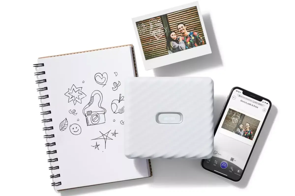 Fujifilm dévoile une nouvelle imprimante pour smartphone "Instax Link Wide"