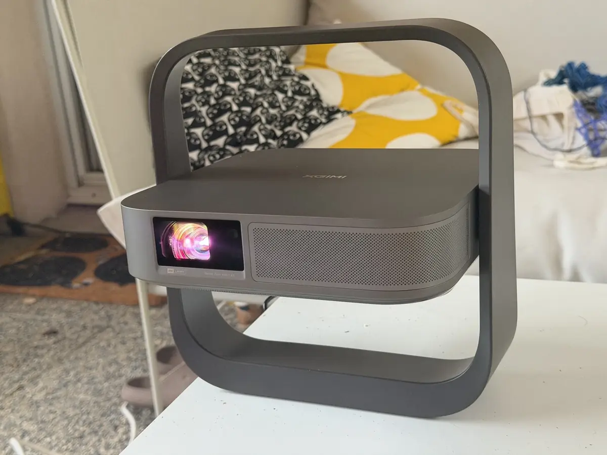 Test du XGIMI Elfin Flip 4K&nbsp;: le projo nomade qu'on d&eacute;place partout