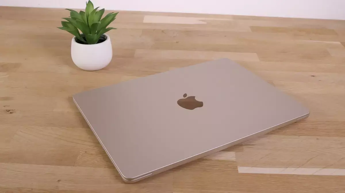 Le MacBook Air 15" M2 repéré dans des logs d'un développeur !