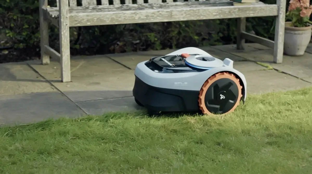 Test du robot-tondeuse Segway-Navimow i105 à 649€ : le BON PLAN pour le BLACK FRIDAY !