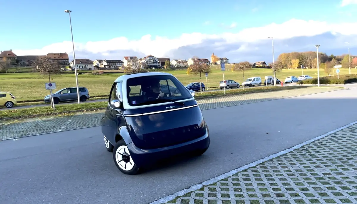 Essai Microlino : la petite voiture électrique trop mignonne, taillée pour la ville !