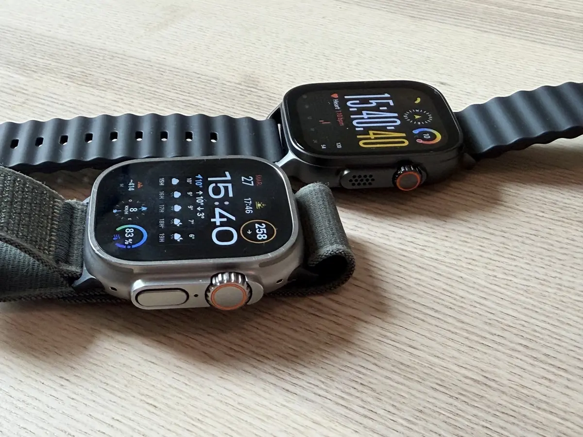 En bas, l'Apple Watch Ultra