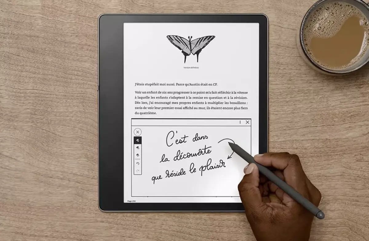 Kindle Scribe : la première liseuse d'Amazon dotée d'un stylet est disponible dès 369€