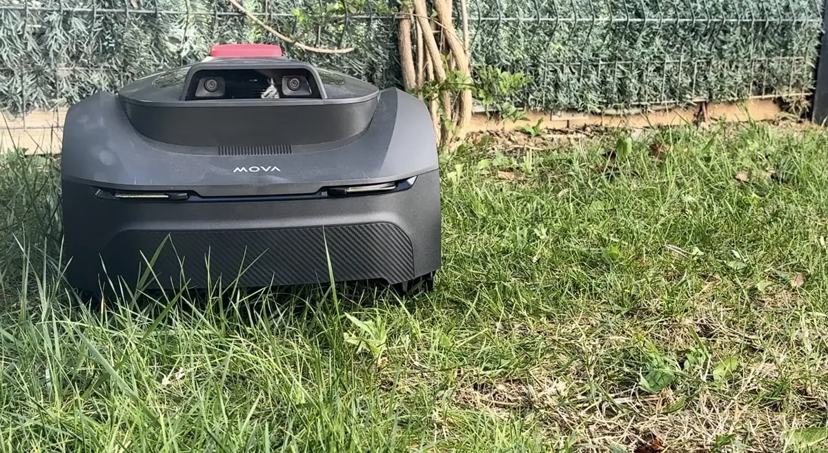 Test MOVA Viax 250&nbsp;: &agrave; ce prix-l&agrave;, faut-il encore sortir sa vieille tondeuse&nbsp;?