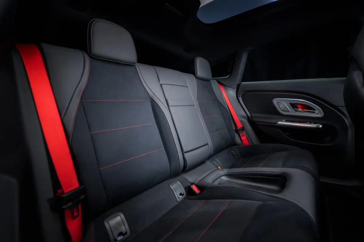 L'AMG CLA 45 passe &agrave; l'&eacute;lectrique avec 680 chevaux, et simule un moteur thermique