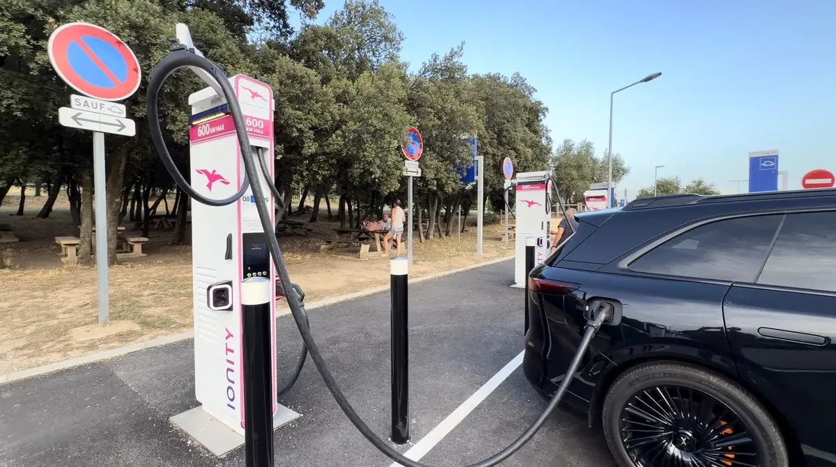 P&eacute;nalit&eacute;s abusives et tarifs opaques&nbsp;: la "charge lente" des voitures &eacute;lectriques vire &agrave; l'arnaque&nbsp;!
