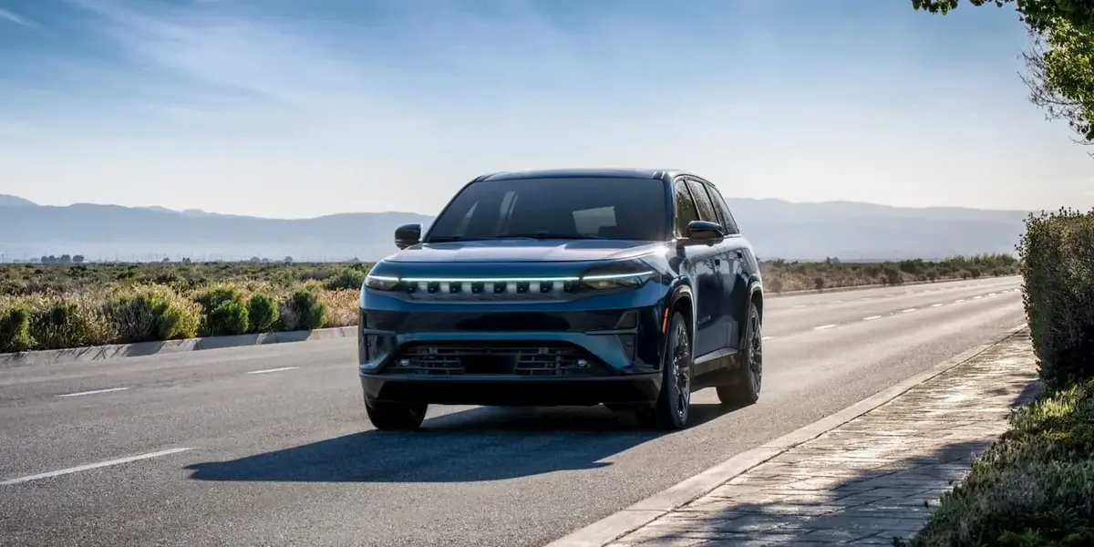 Jeep Wagoneer S, Cadillac Lyriq et Optiq : les gros SUV électriques américains de retour en France