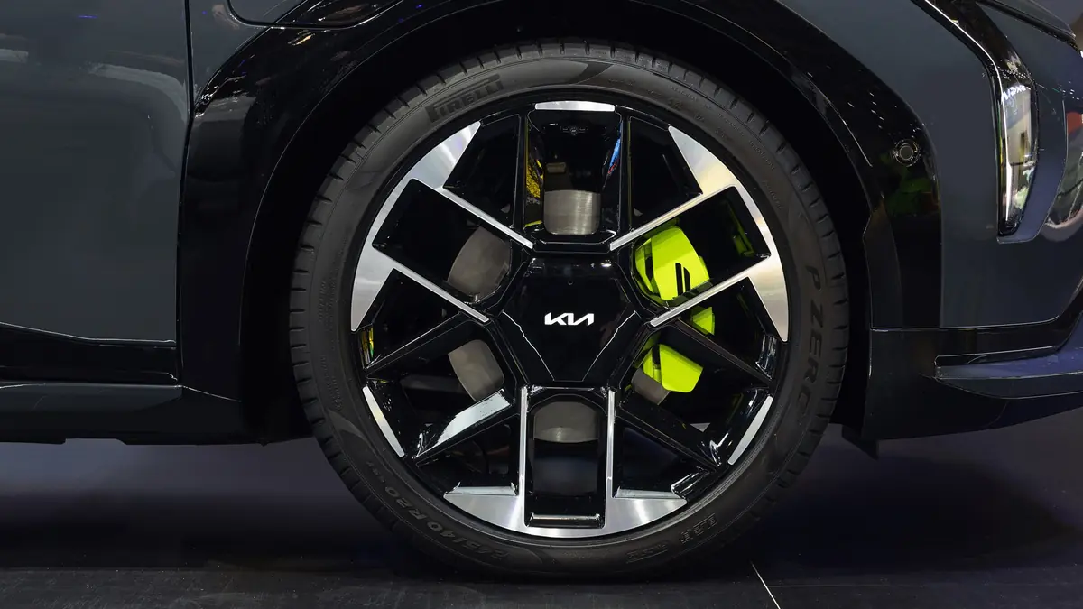 Kia EV4 GT et AWD&nbsp;: la Cor&eacute;enne sort l'artillerie qui fait vroom vroom zen