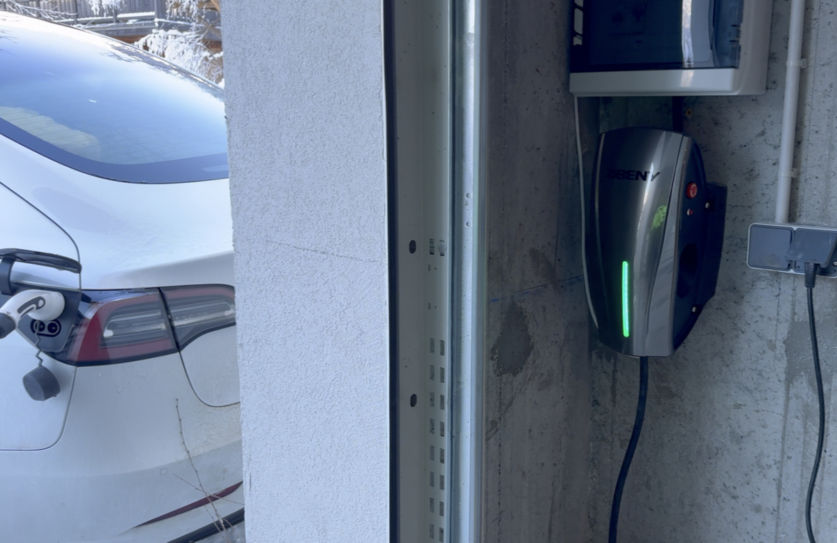 Test et installation de la borne de recharge BENY avec délestage pour voiture électrique