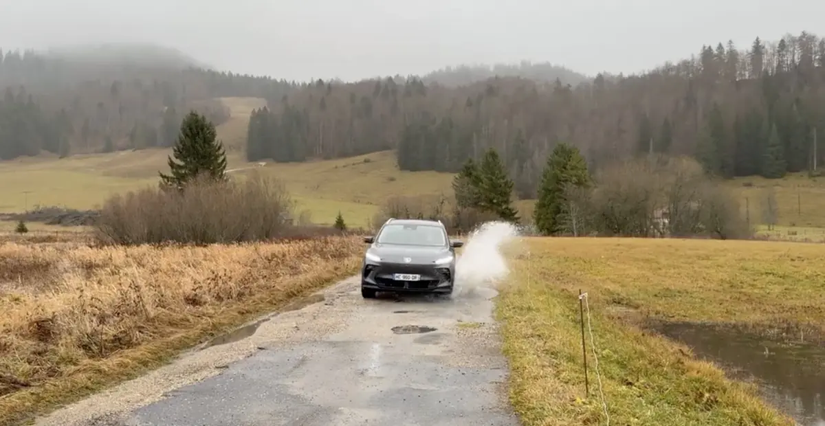 Essai MG S5&nbsp;: ~30 000&euro; pour un SUV &eacute;lectrique complet, imbattable&nbsp;?