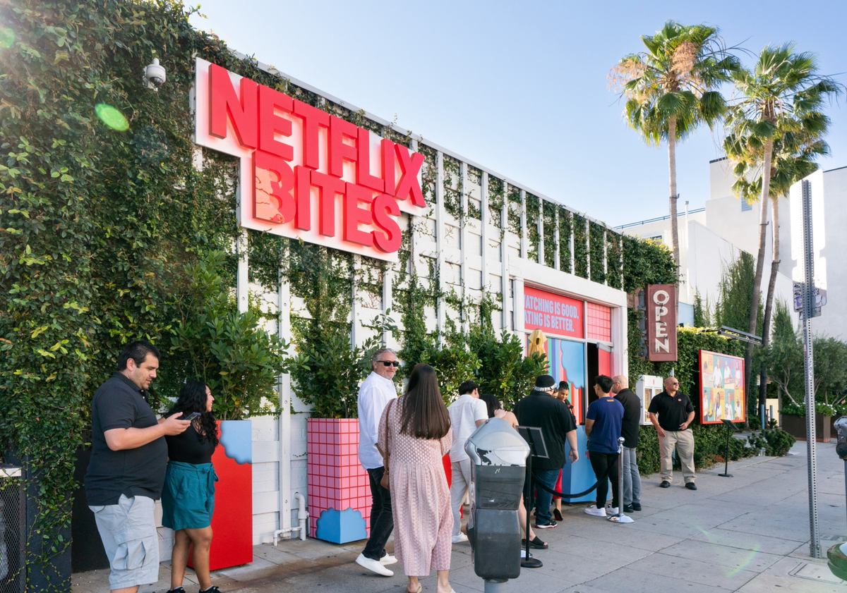 Course aux étoiles pour Apple. Parcs à thèmes pour Netflix !