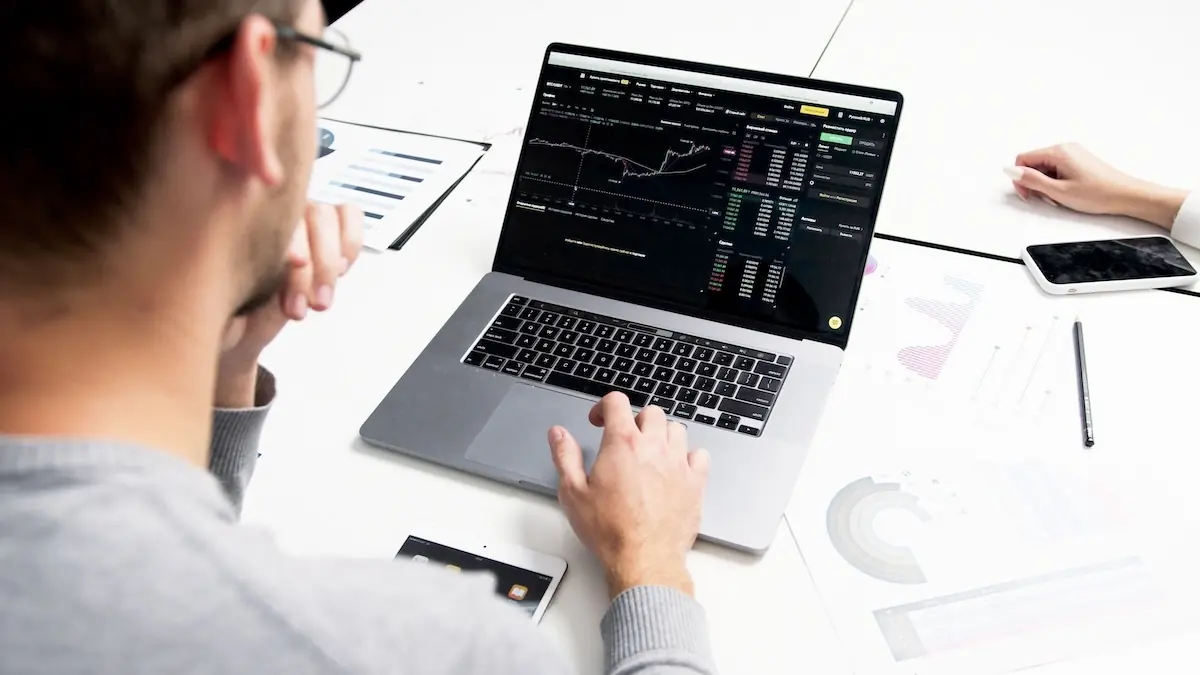 Investir en 2026&nbsp;: faut-il tout miser sur la tech&nbsp;?