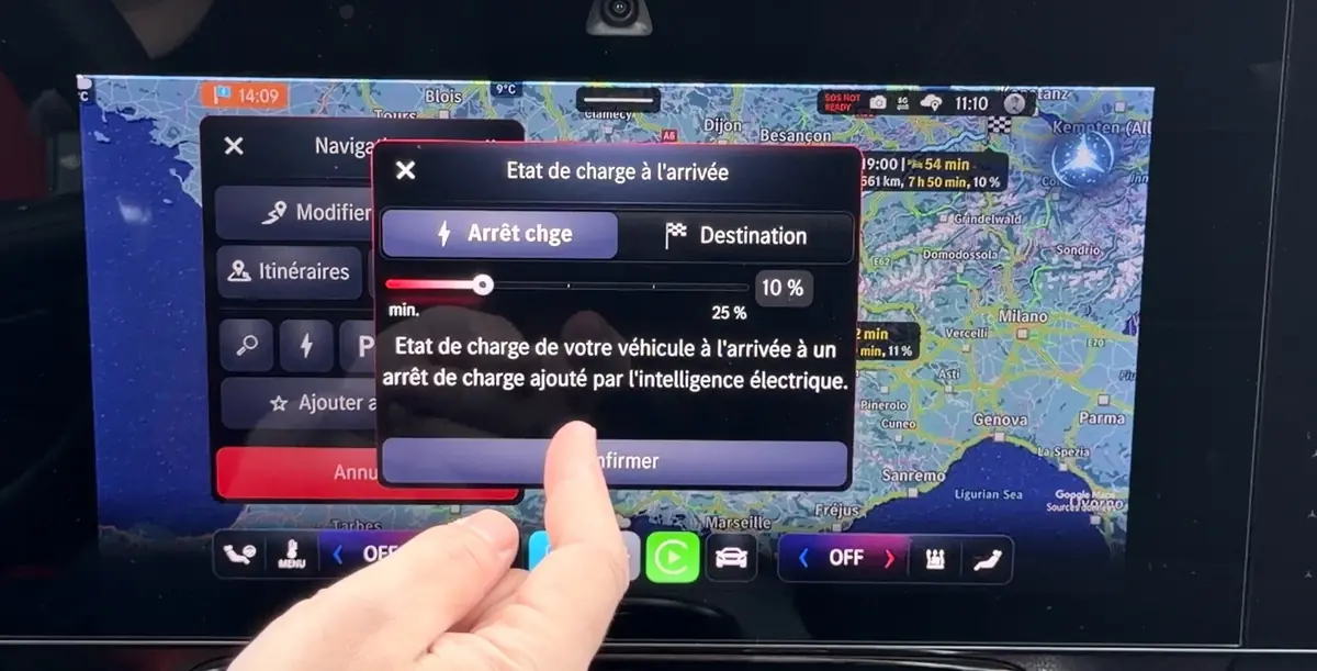 Mercedes a mis un iPad et Face ID dans son CLA&nbsp;! (Test des &eacute;crans Mercedes 2026)