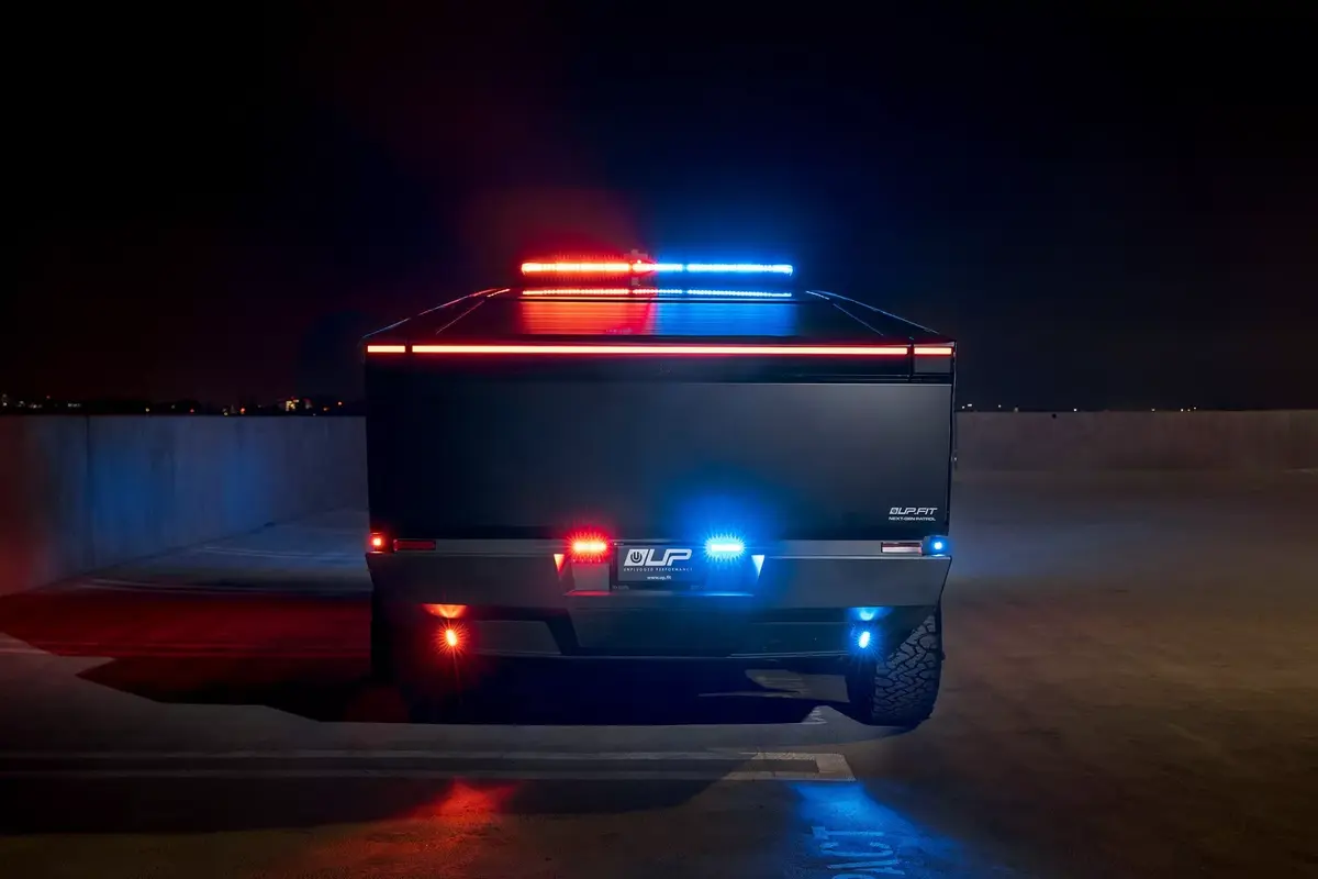 Un Tesla Cybertruck pour la Police